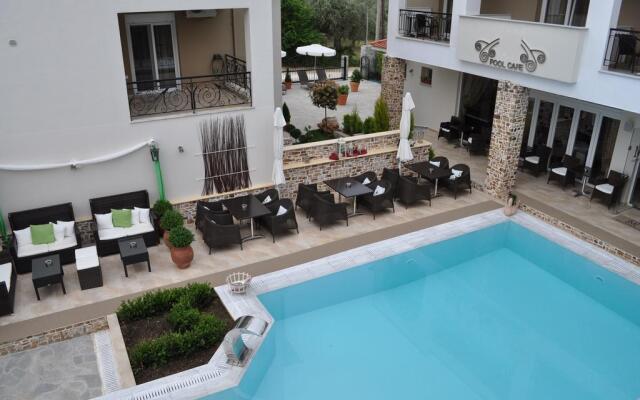 Metsikas Residence