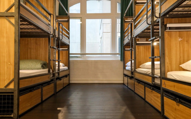 Nomads Sydney - Hostel