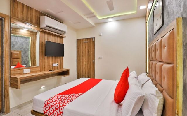 Oyo 24444 Hotel Rudrax