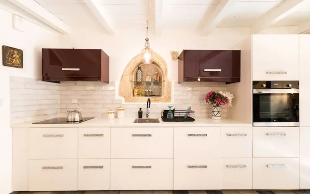 Last Century Residence With Jacuzzi