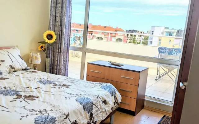Sunny Beach Retreat for Two