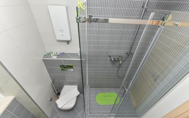 Awesome Apartment in Makarska With Wifi and 2 Bedrooms