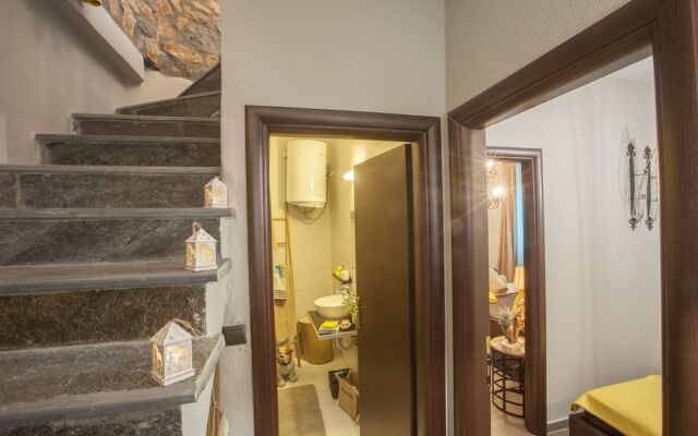 Rock Dandy Mountain House
