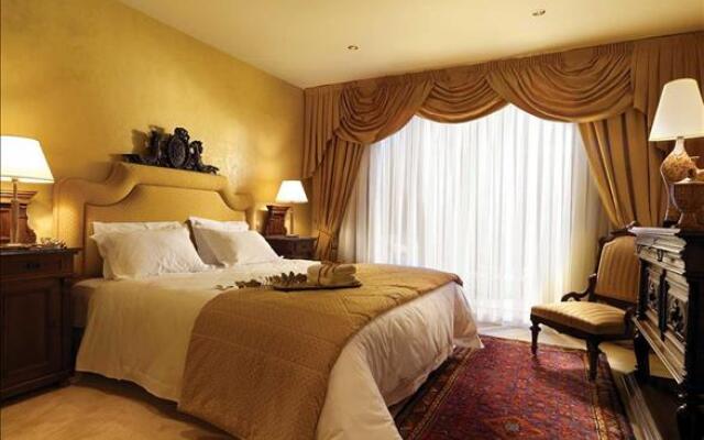Out of the Blue, Capsis Elite Resort - Ruby Red Regal