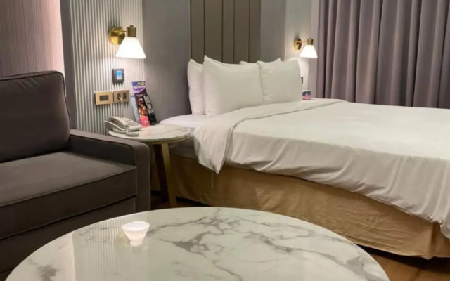 Seasons Boutique Motel