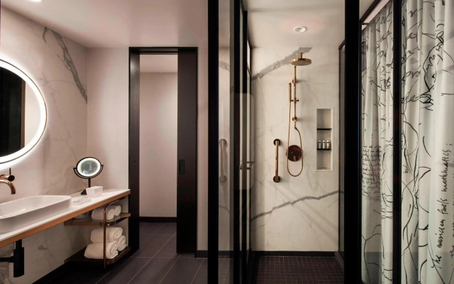 Hotel EMC2, Autograph Collection