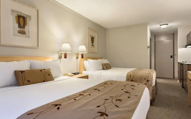 Victoria Airport/Sidney Travelodge