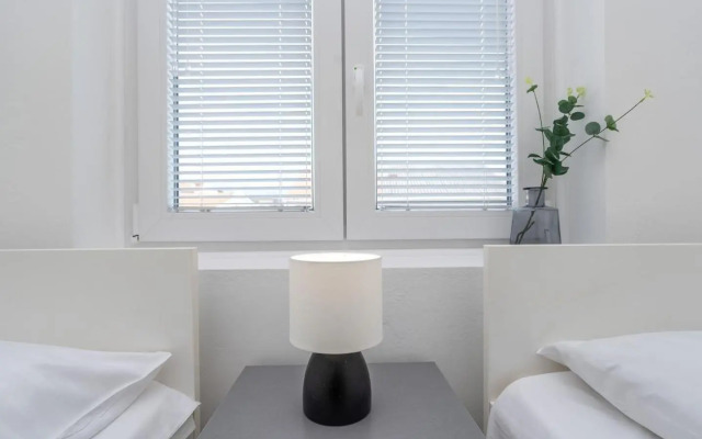 Vesna 2 city central apartment