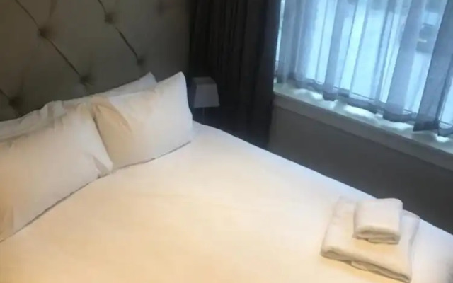 Rowantree Hotel