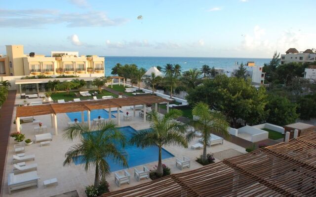 Magia Beachside Condo Hotel