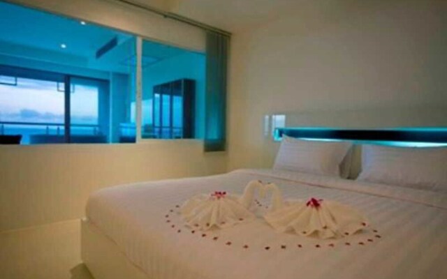 Sunset Plaza Holiday Apartment