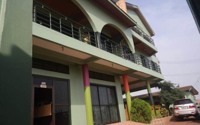 Filly's Guest House