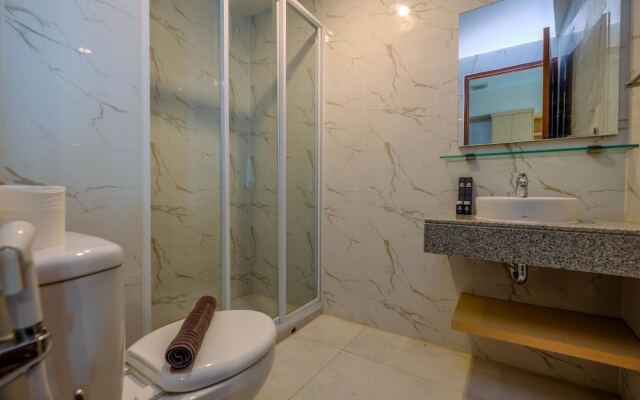 Cozy And Great Choice Studio At Grand Kamala Lagoon Apartment