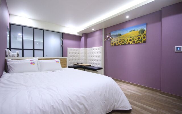 Roo Motel