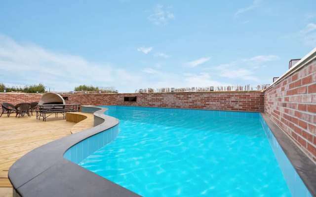 The Bay hotel & pool villa