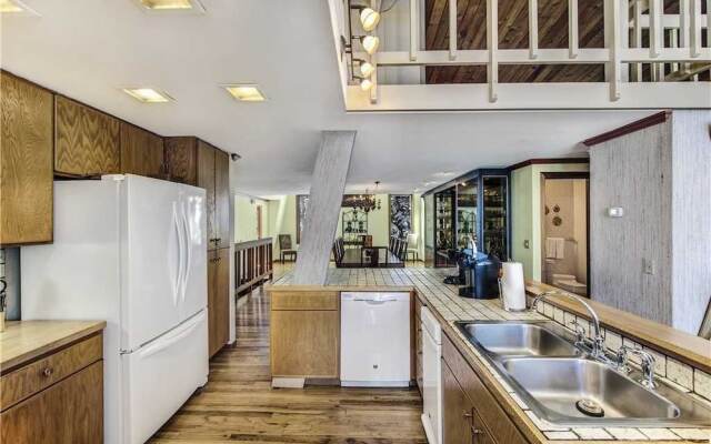 Slopeside Chalet - 6 Bedrooms Home