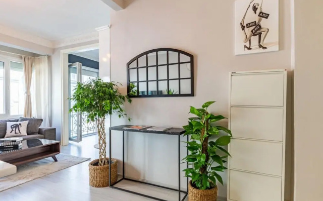 Central and Stylish Flat in Nisantasi