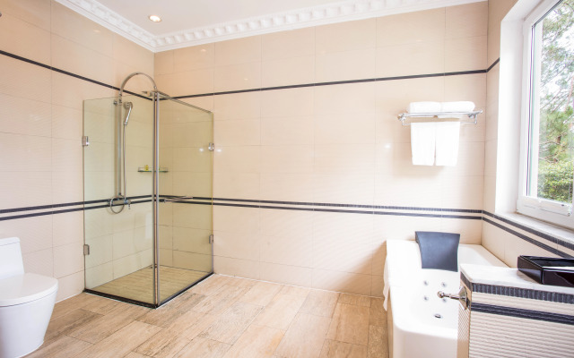 Dalat Edensee Lake Resort & Spa