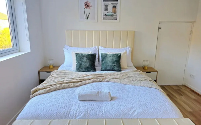 Spacious Haven with Free Parking