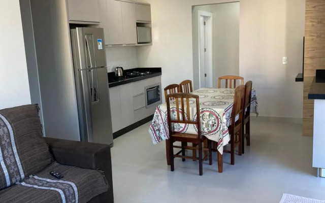 Apartamento a 50 metros da praia de canto grande
