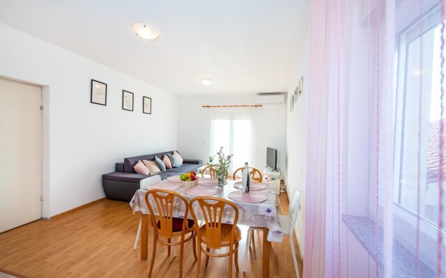 Beautiful Apartment in Rovanjska With 2 Bedrooms and Wifi