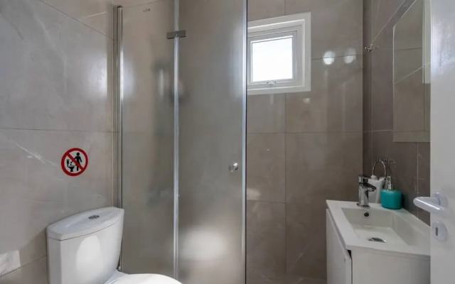 Andrea 3-BR Apt in Mackenzie With Pool