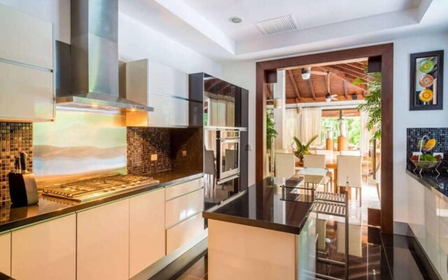 Sunny Vacation Villa 62