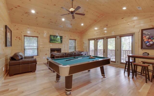 Smoky Mountain Splash, 6 Bedroom, Private Pool, WiFi, Pool Table, Sleeps 18