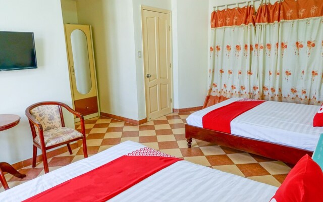 OYO 827 Bach Duong Hotel