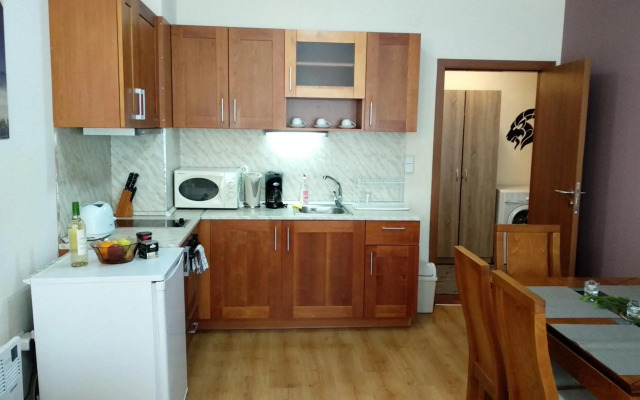 Pine Tree Apartment 2 - B7