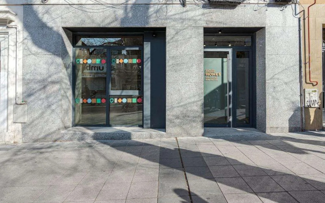 Vallecas Suites by Olala Homes