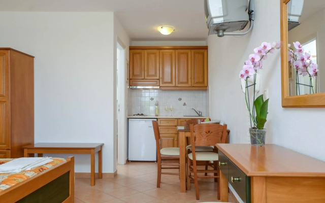 Agnanti Hotel