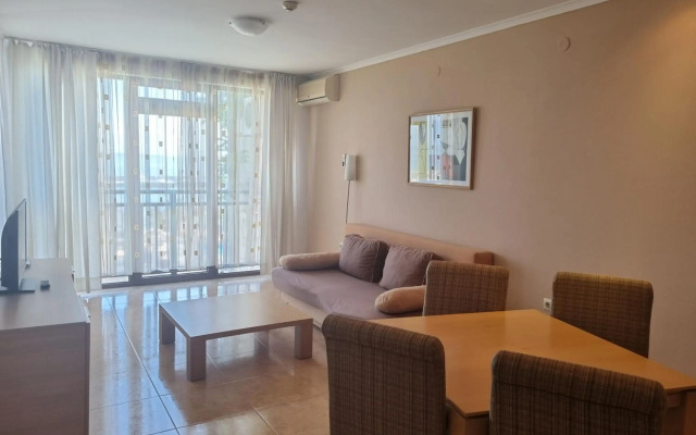 ARENA Aparthotel