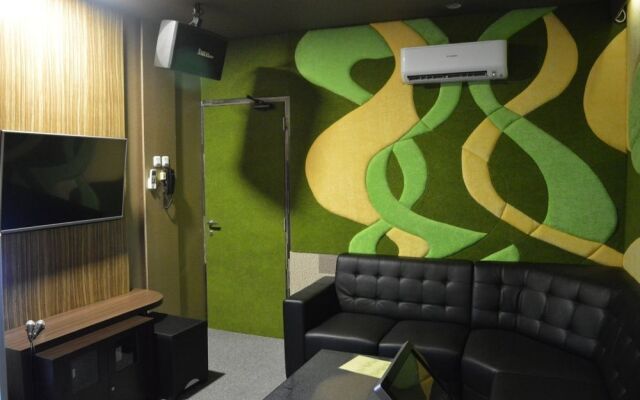 Studio Inn & Suites