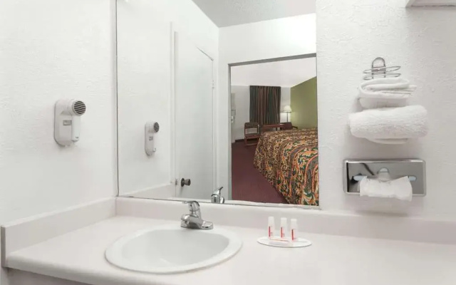 Days Inn San Antonio Lytle