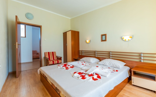 Family 2 Bedroom Apartment in Dafinka Guest House