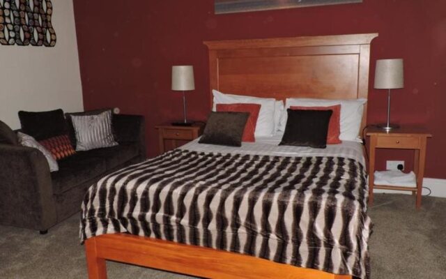 Pymgate Lodge Hotel