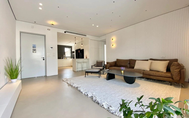 12 Shimon HaTzadik - By Beach Apartments TLV