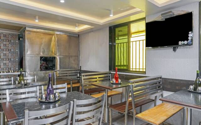 OYO 22571 Hotel Sarathi