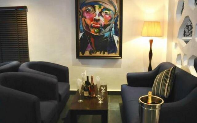 De Brass Suites Hotel