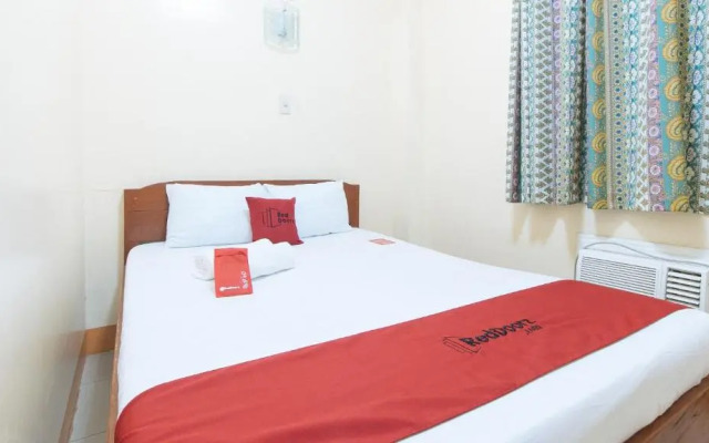 Reddoorz @ Golden Park Inn La Union