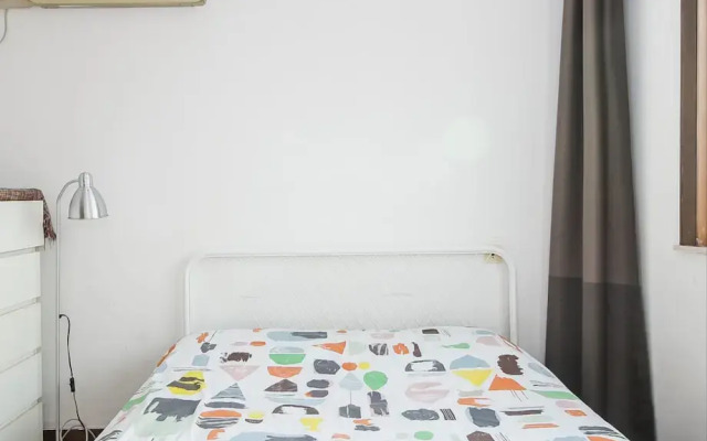 iFamily Apartment Hongfeng Branch