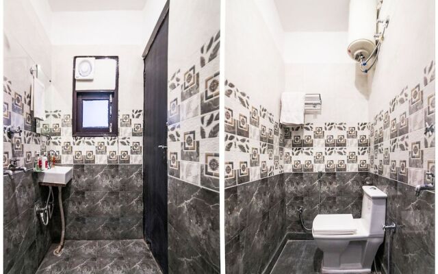 OYO Flagship 30197 Noida Sector 43