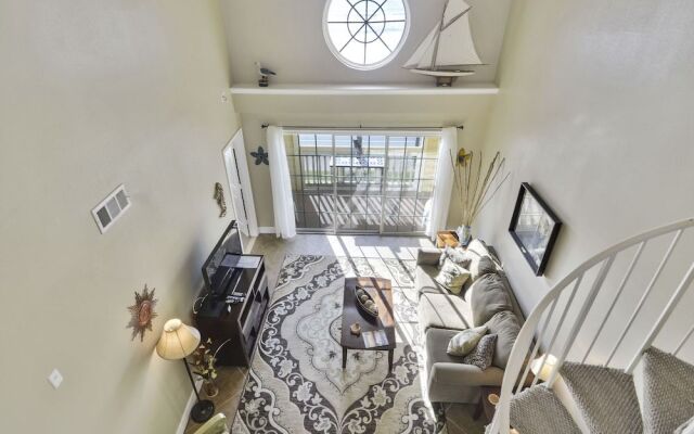 The Regal Seagull by RedAwning