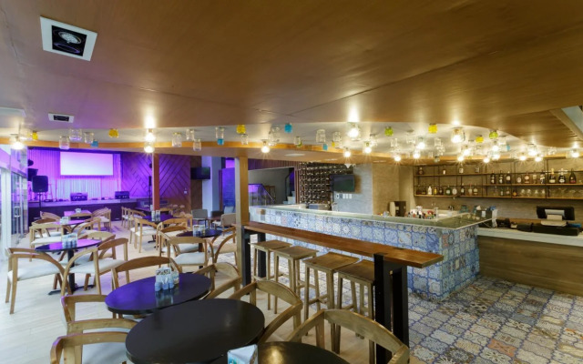 Acuatico Beach Resort