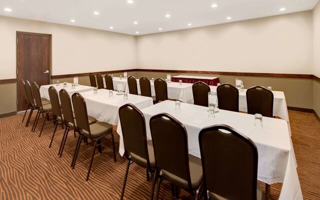 Quality Inn & Suites Columbus