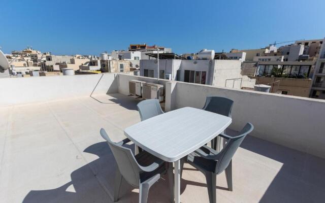 70/2- Spacious & Charming 3 Bedroom Apt In Sliema