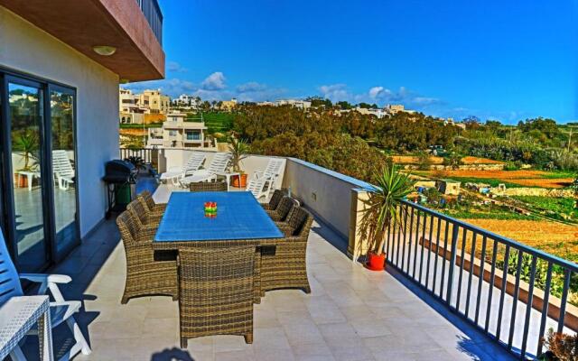 Stunning Views 4 Bedroom Penthouse in Marsaxlokk