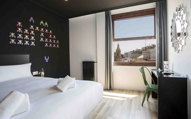 Casual Vintage Valencia Hotel