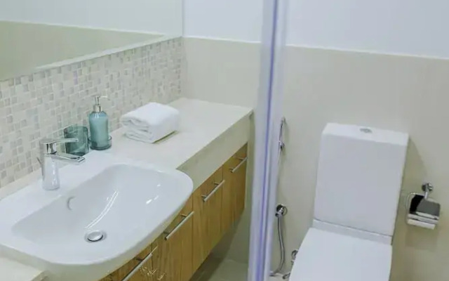 Art-inspired apartment amidst Downtown Dubai